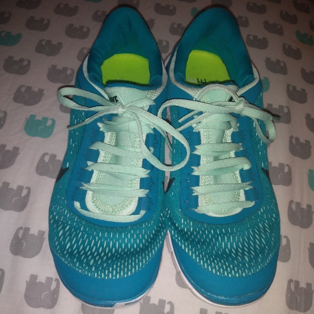 Women's Nike Free 3.0 shoe's